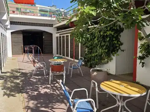 Gebäude zum Verkauf in Carrer d'Eduard Maristany, Centre