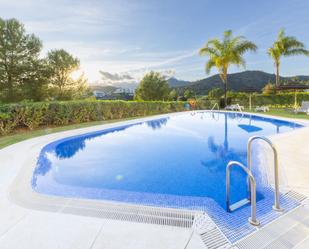 Piscina de Apartament en venda en Benahavís amb Aire condicionat, Moblat i Internet