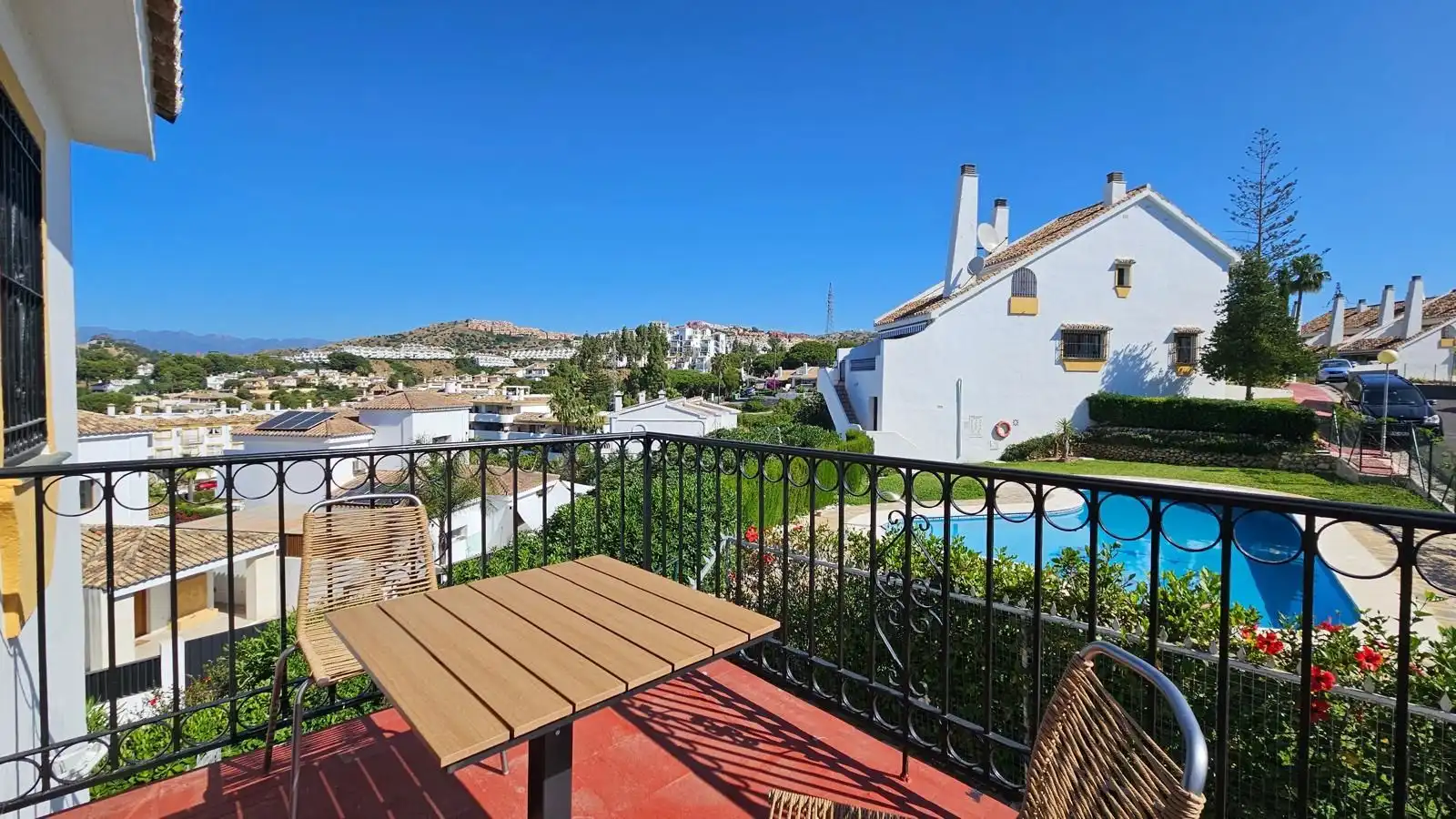 Vista exterior de Casa adosada en venta en Marbella con Aire acondicionado, Calefacción y Jardín privado