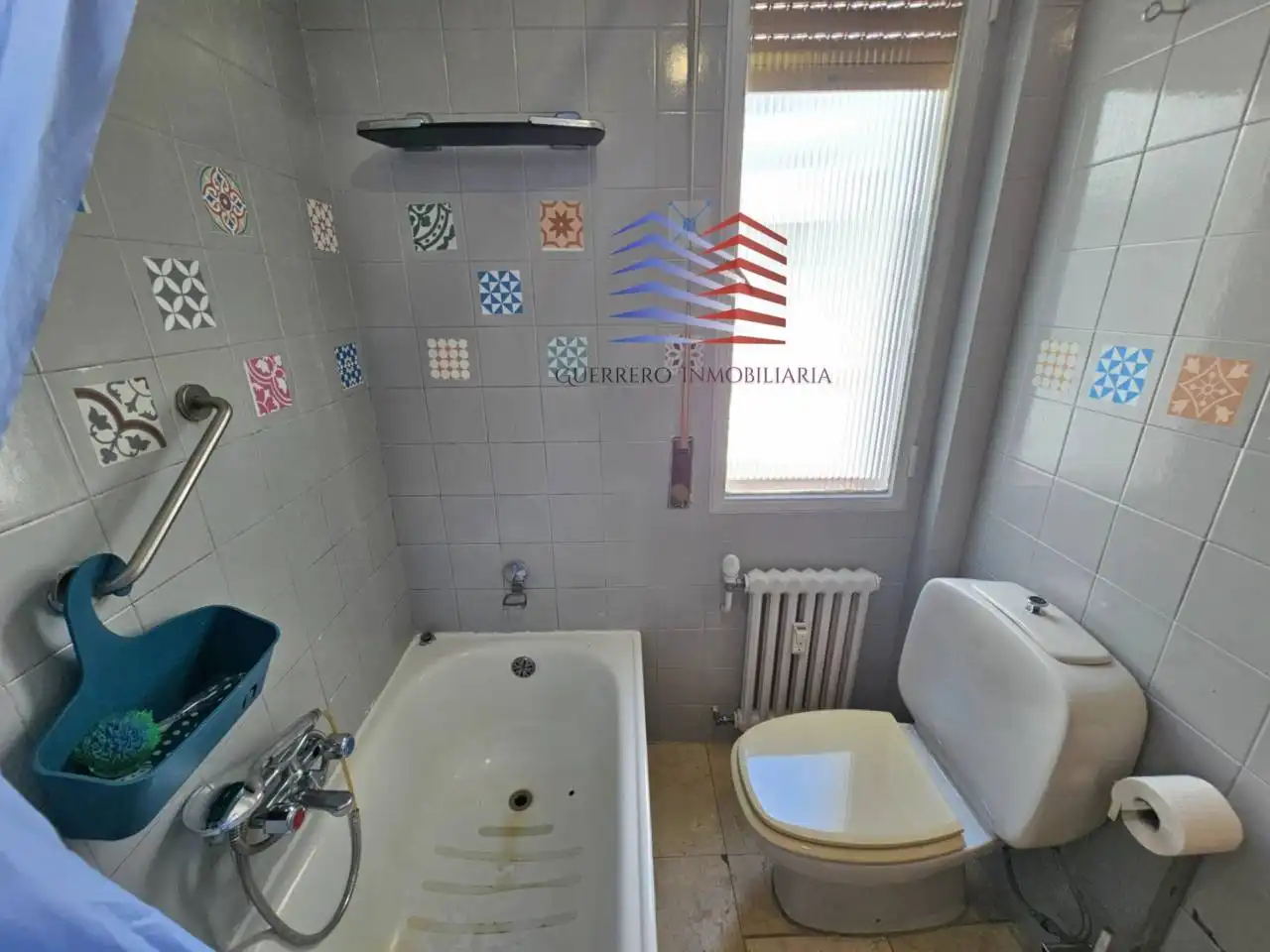 Baño de Piso de alquiler en Ourense Capital  con Calefacción, Parquet y Trastero