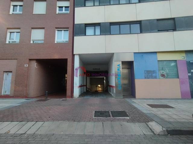 Garaje en Venta en Condes de Castilfalé en Universidad - Las Huelgas