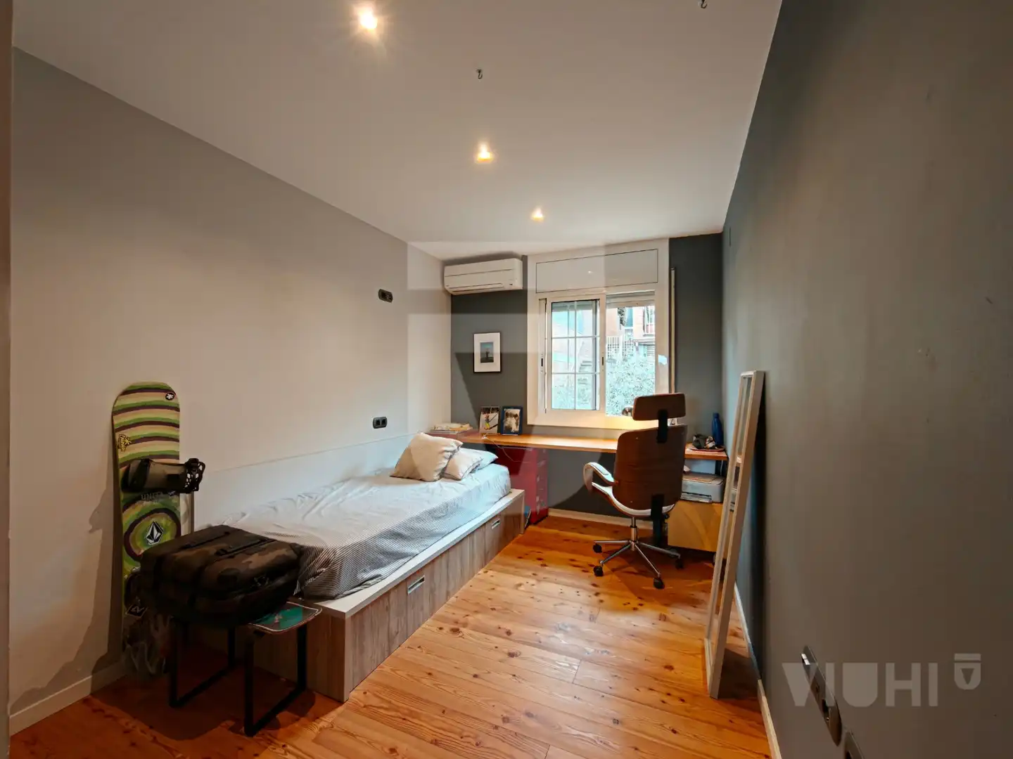 Habitación de Casa adosada en venta en Tiana con Aire acondicionado, Jardín privado y Parquet