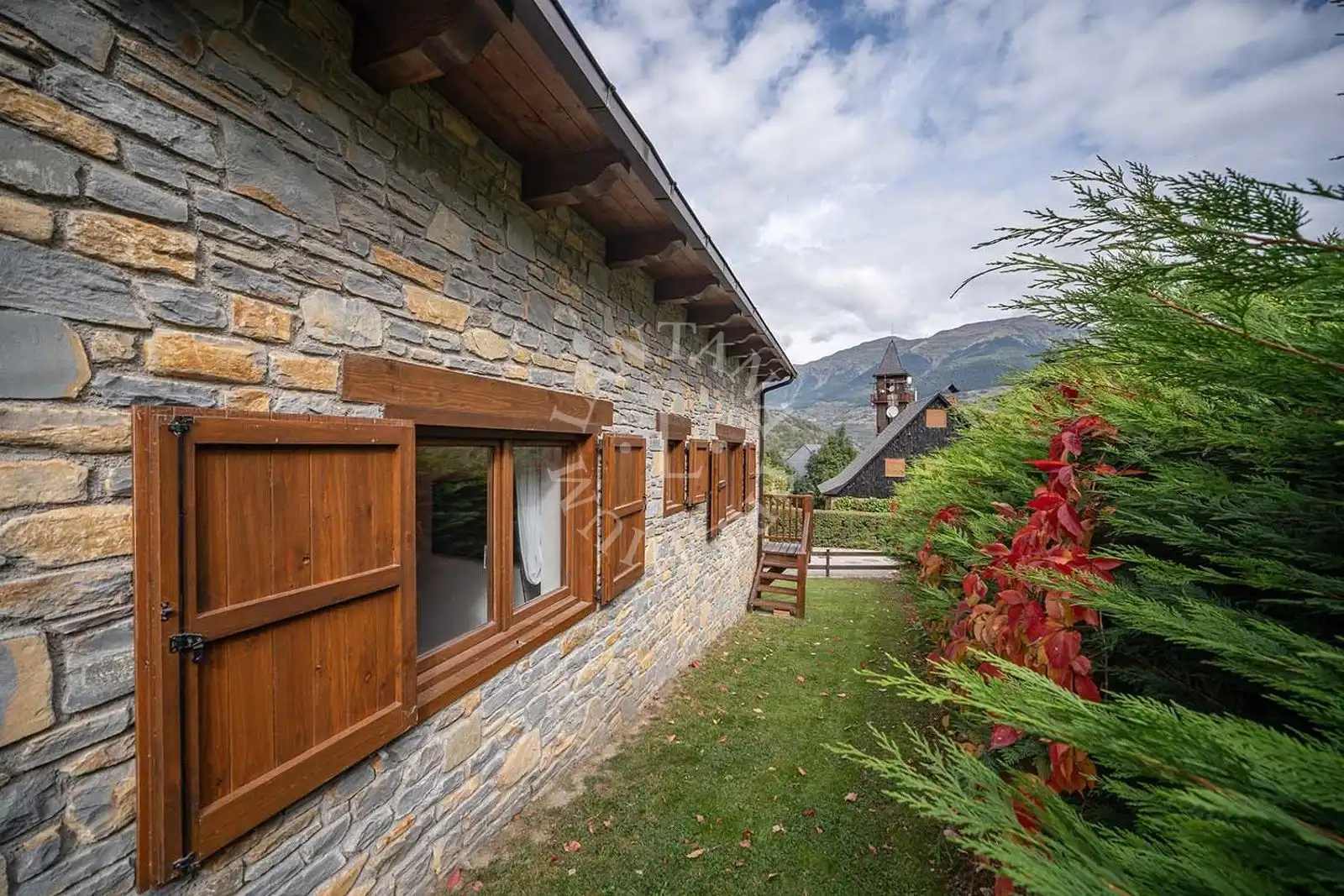 Vista exterior de Casa o chalet en venta en Vielha e Mijaran con Calefacción