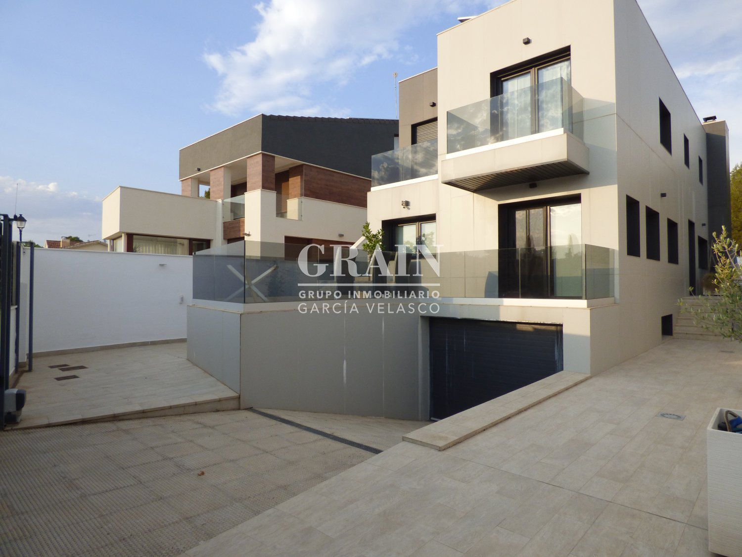 Jardí de Casa o xalet en venda en  Albacete Capital amb Calefacció, Terrassa i Traster