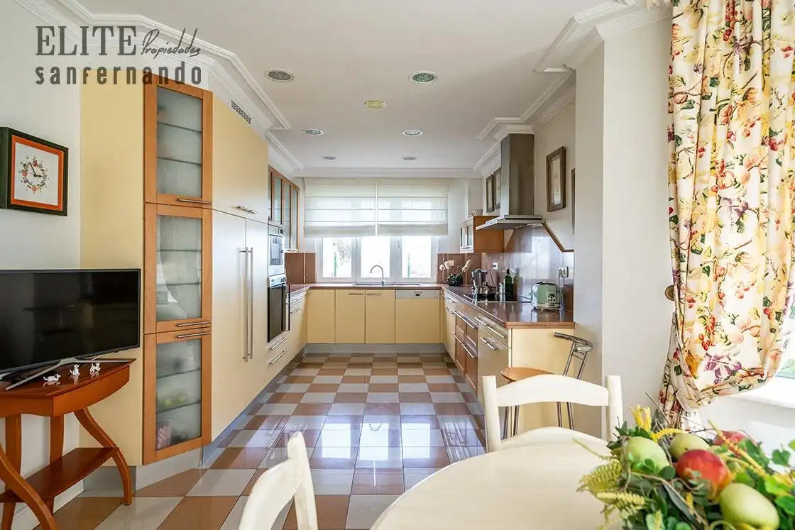 Cocina de Casa o chalet en venta en Piélagos con Calefacción, Jardín privado y Trastero