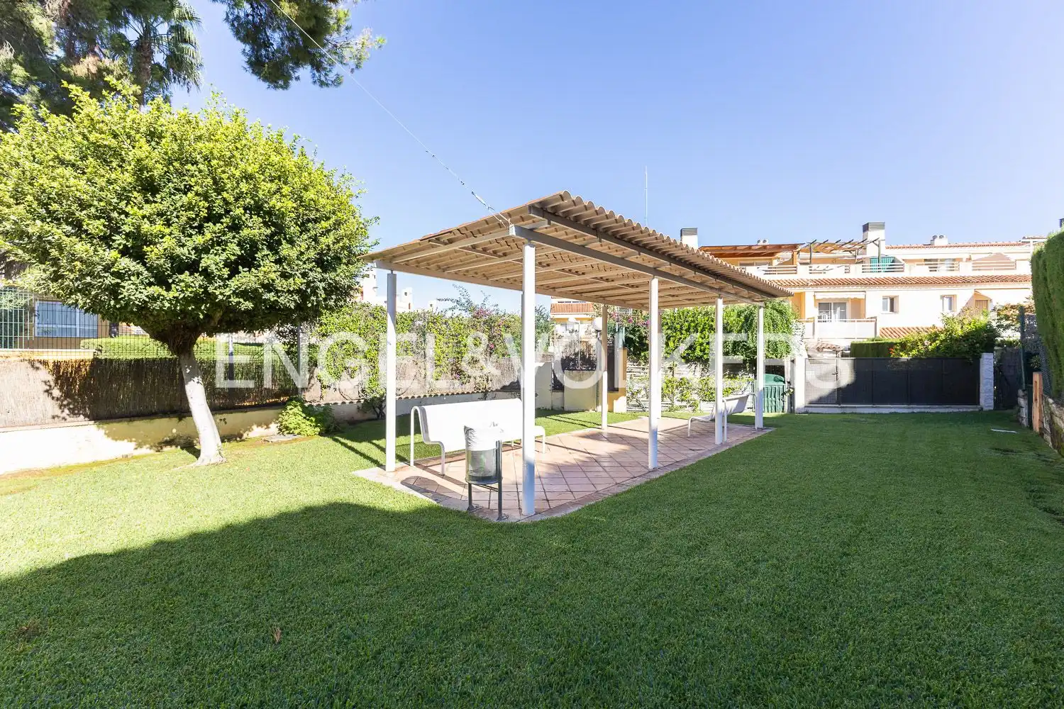 Terrassa de Casa adosada de lloguer en Tavernes Blanques amb Aire condicionat, Calefacció i Jardí privat