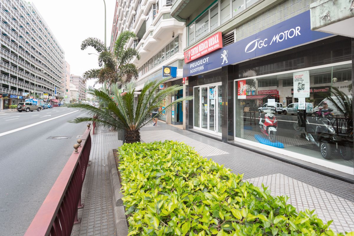 Vista exterior de Local en venda en Las Palmas de Gran Canaria amb Alarma