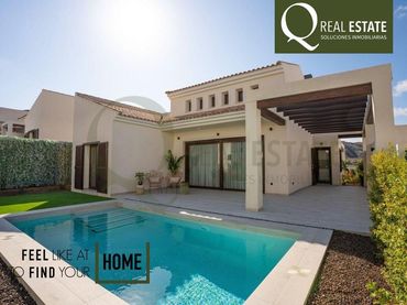 Detached house with pool for sale in Calle Calle Dolores
