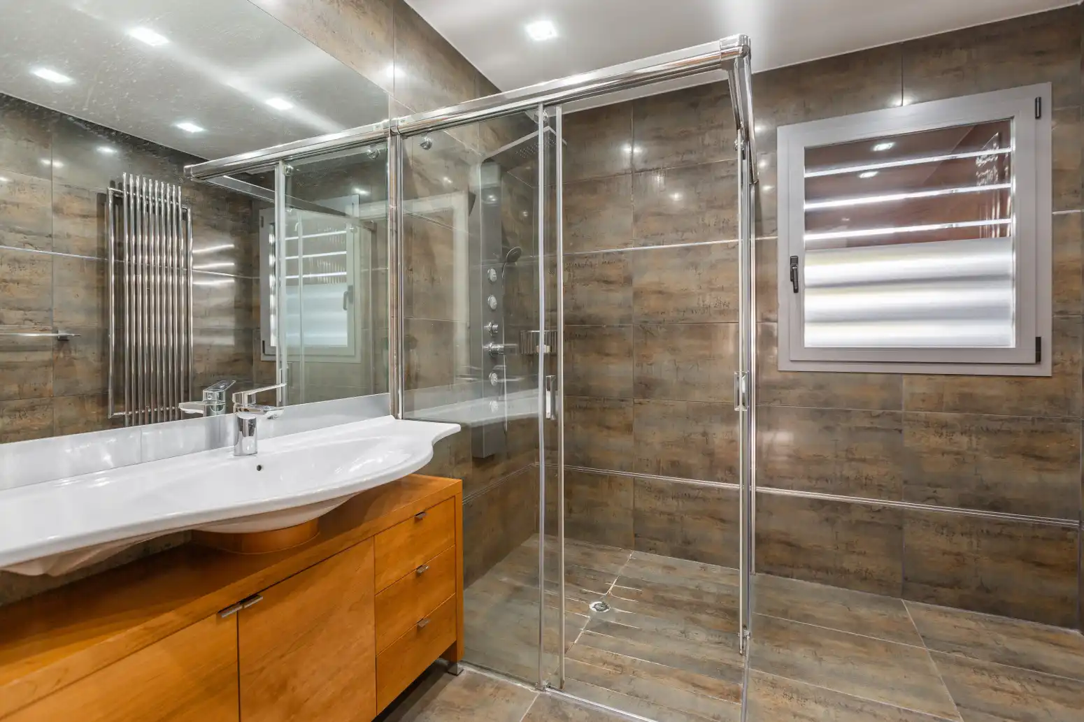 Baño de Casa o chalet de alquiler en Aranguren con Jardín privado y Amueblado