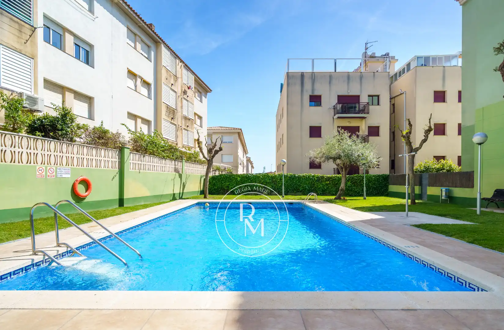 Piscina de Piso en venta en El Vendrell con Aire acondicionado, Calefacción y Jardín privado