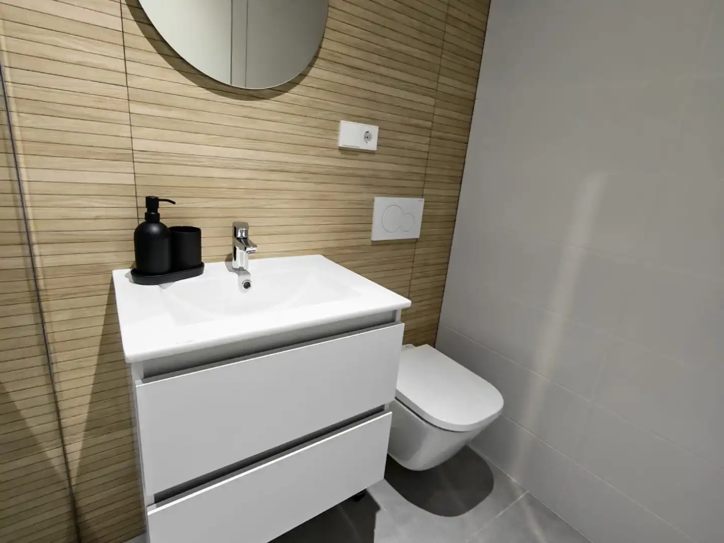 Badezimmer von Wohnungen zur Miete in Murcia mit Möbliert und Waschmaschine