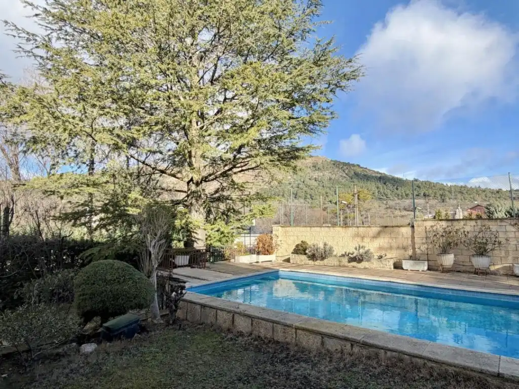Houses for sale in Collado Mediano