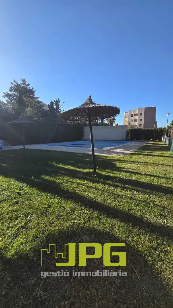 Piscina de Casa adosada en venta en Sant Joan d'Alacant con Aire acondicionado, Calefacción y Jardín privado