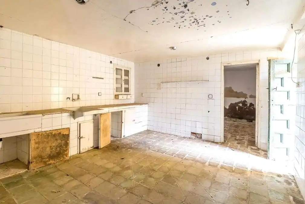 Cuina de Local en venda en Gordoncillo amb Parquet