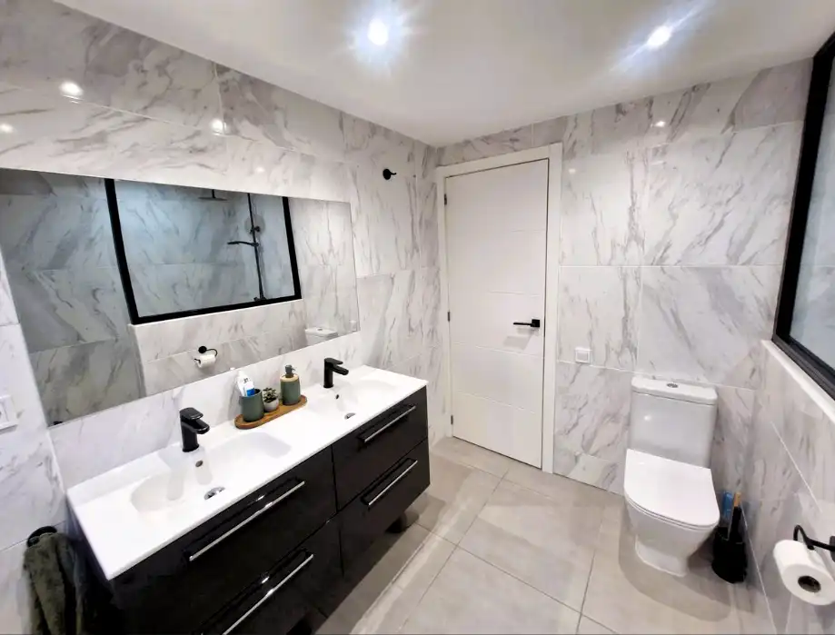 Baño de Casa o chalet en venta en Mijas con Aire acondicionado, Jardín privado y Terraza