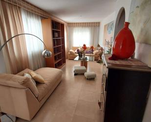 Sala d'estar de Casa adosada en venda en Alicante / Alacant