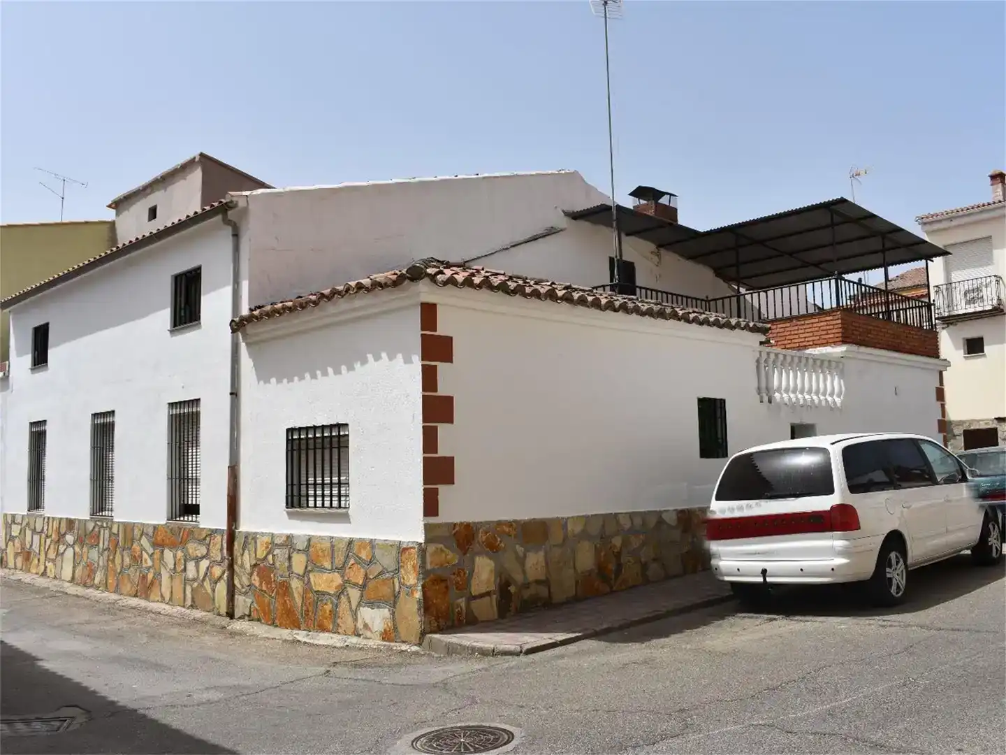 Vista exterior de Casa adosada en venda en Majadas amb Aire condicionat, Traster i Moblat