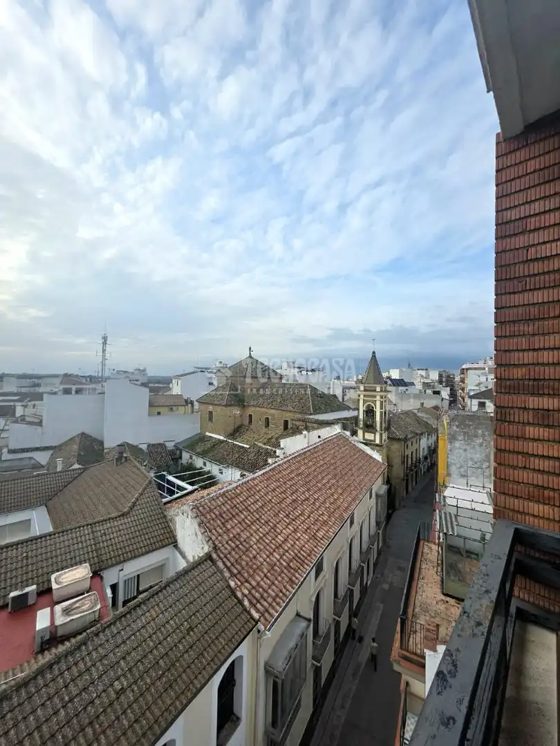Außenansicht von Wohnung zum Verkauf in Montilla mit Klimaanlage, Terrasse und Abstellraum