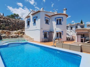 Casa amb piscina en venda a Calle Buganvilla