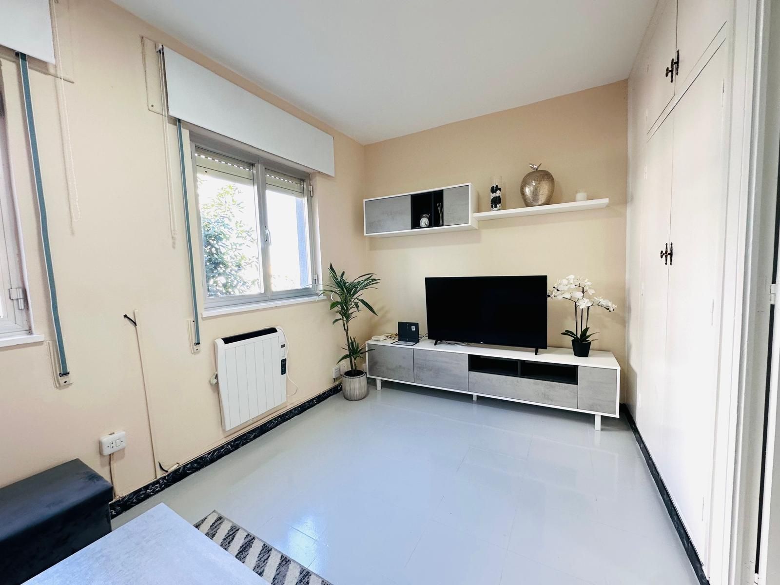 Sala d'estar de Casa o xalet en venda en Ribadeo amb Calefacció, Jardí privat i Terrassa