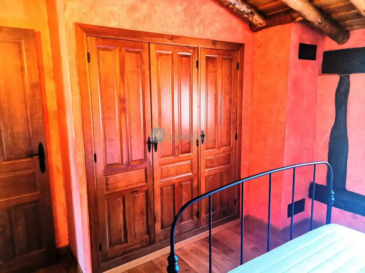 Houses for sale in Adrada de Pirón  with Heating