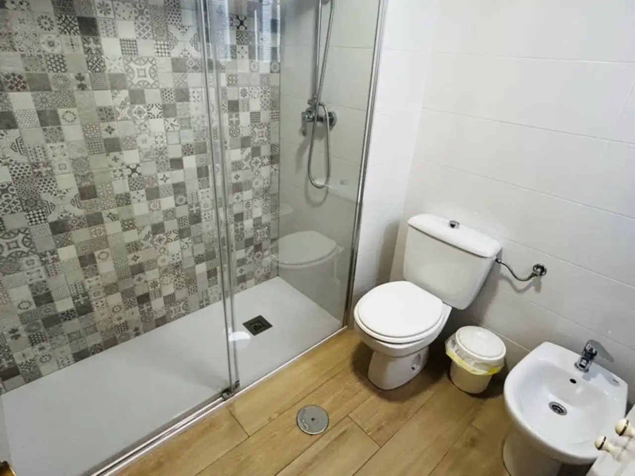 Badezimmer von Wohnungen zur Miete in Almuñécar mit Terrasse und Möbliert