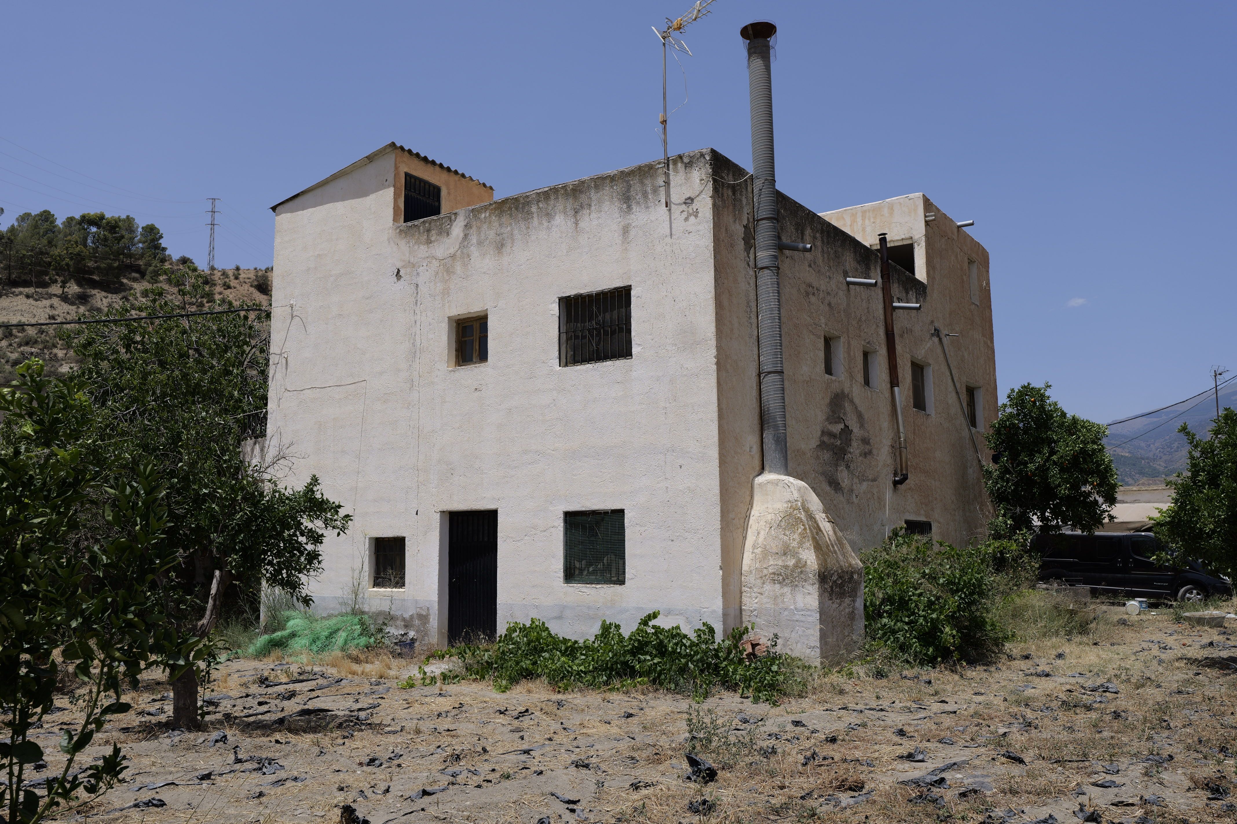 Vista exterior de Casa o xalet en venda en Ugíjar amb Jardí privat, Terrassa i Moblat