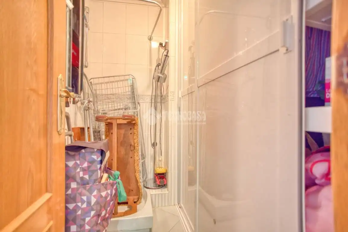 Bathroom of Flat for sale in Salamanca  with Heating and Balcony