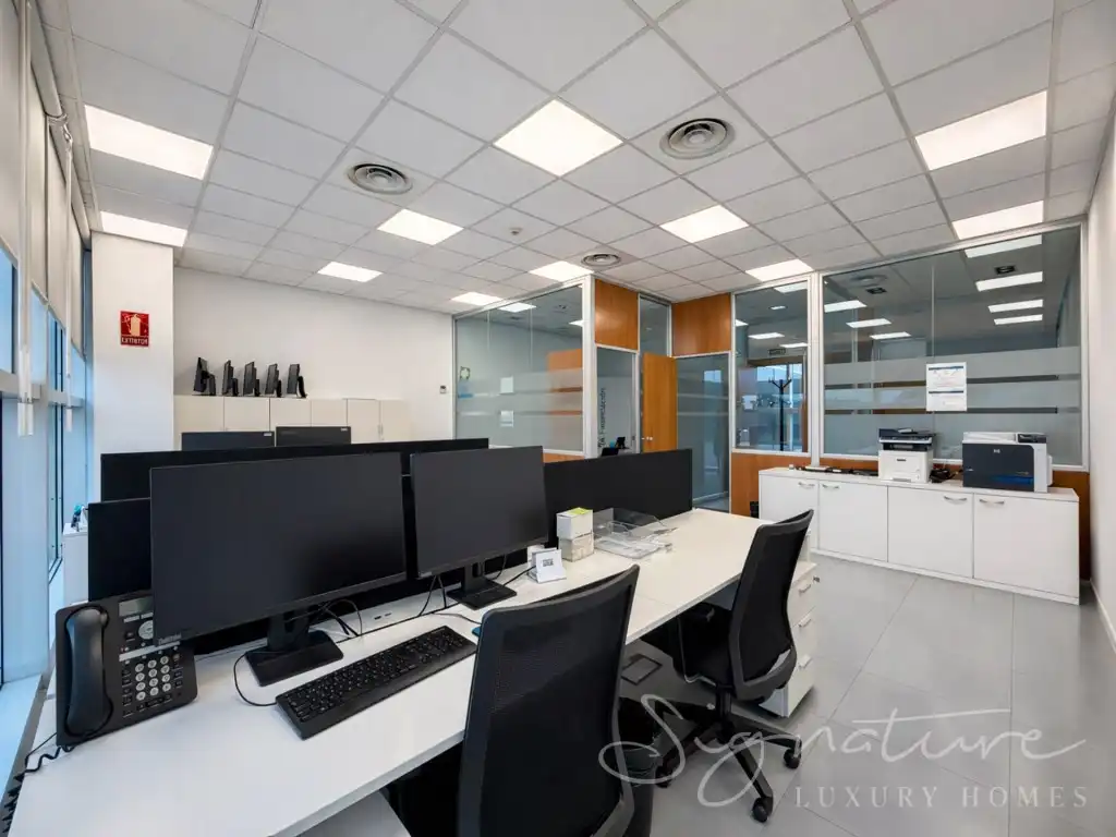 Office space for sale in Avenida Corts Catalanes, imagen 2