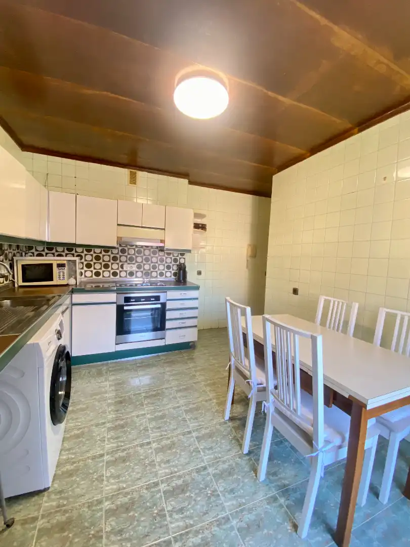 Cocina de Piso en venta en Aretxabaleta con Trastero, Amueblado y Balcón