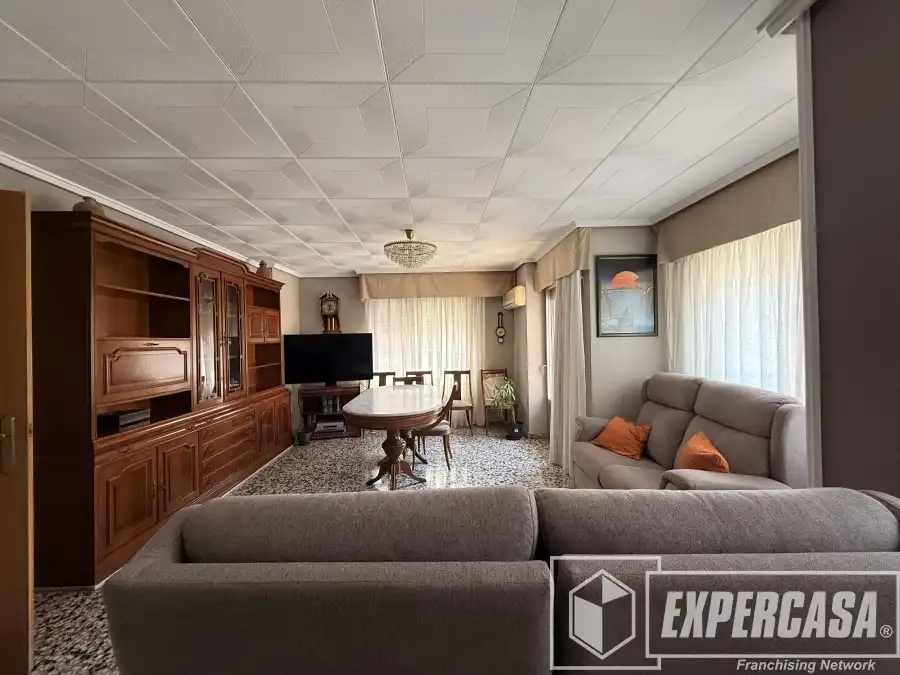 Sala d'estar de Pis en venda en Riba-roja de Túria amb Aire condicionat i Traster