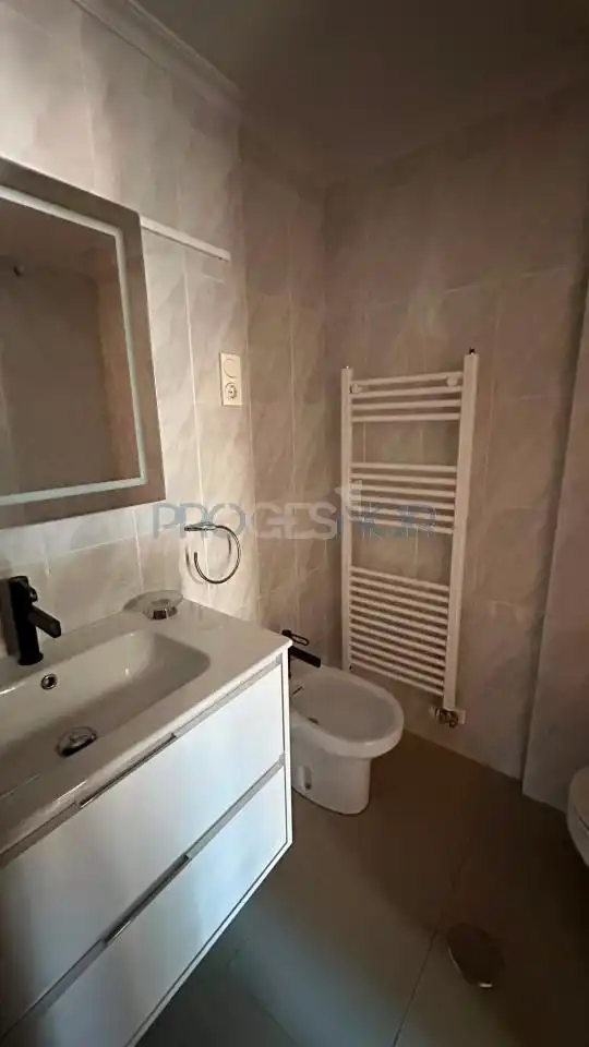 Baño de Apartamento en venta en San Andrés del Rabanedo con Calefacción