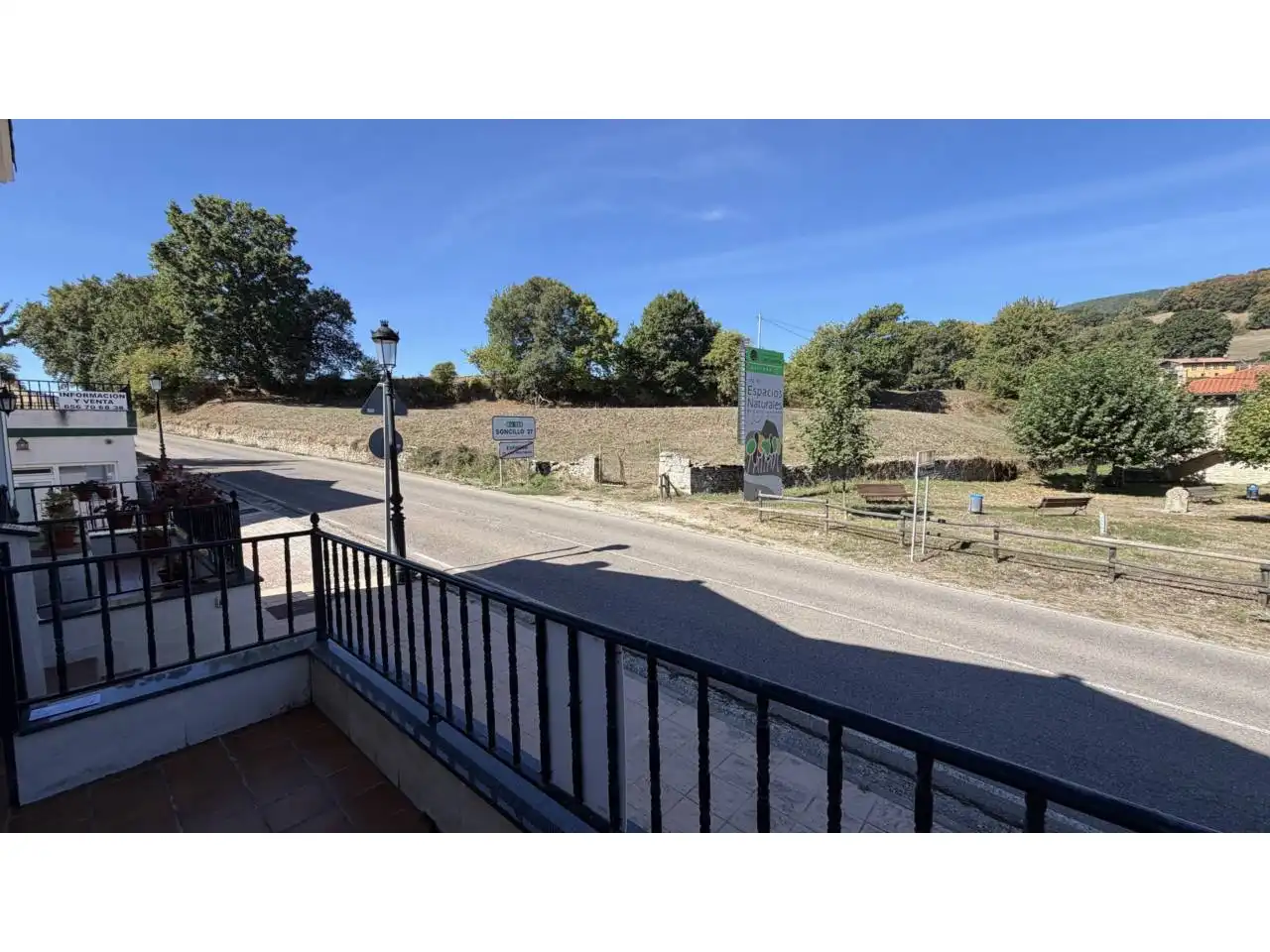 Vista exterior de Casa adosada en venda en Espinosa de los Monteros, Burgos