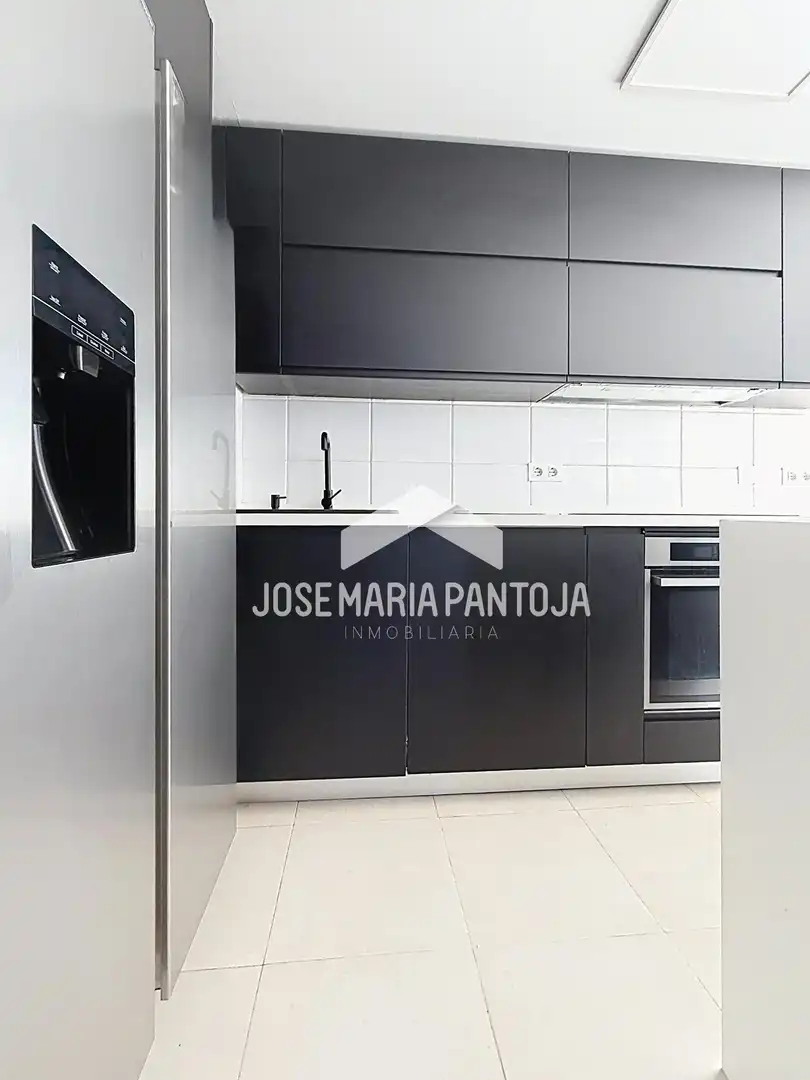 Kitchen of Flat for sale in Arcos de la Frontera  with Air Conditioner, Heating and Storage room