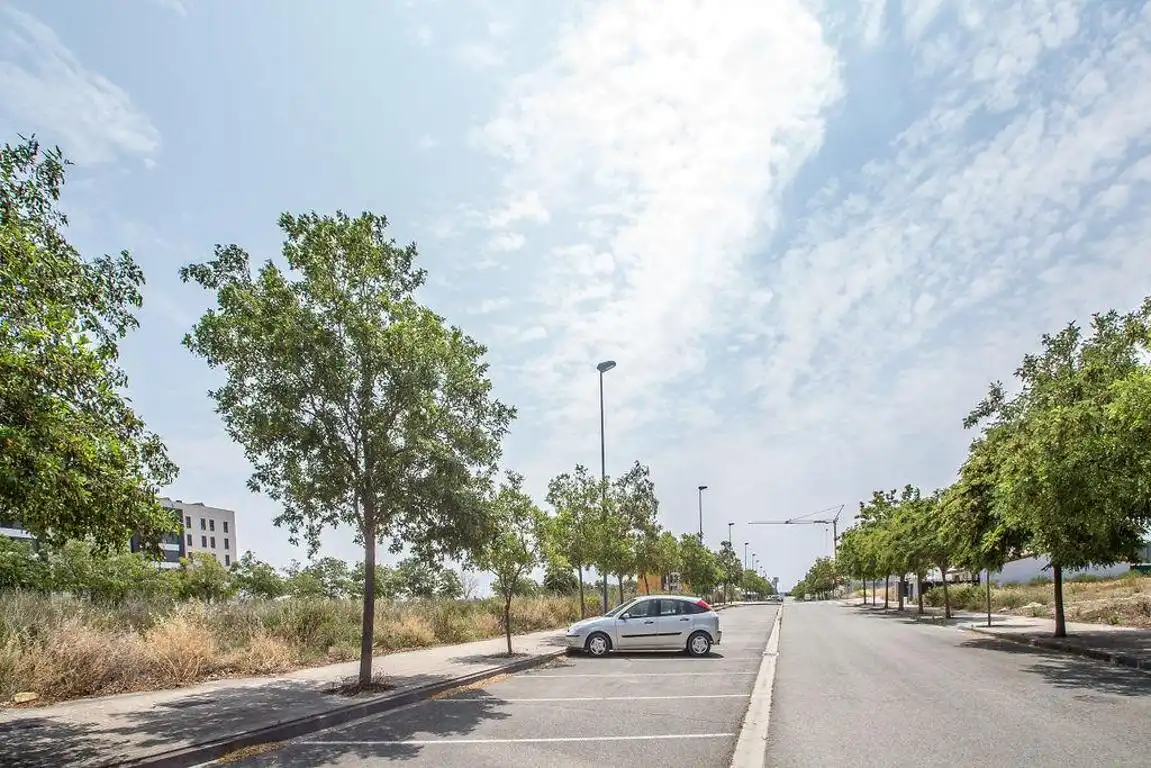 Wohnbaugrundstück zum Verkauf in Calle José María Azcona, imagen 5