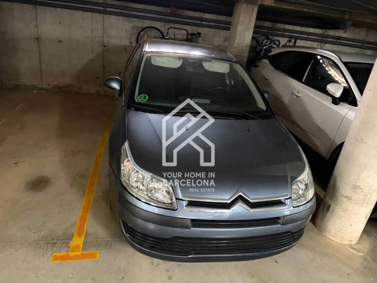 Parking of Flat for sale in Badalona  with Air Conditioner, Heating and Parquet flooring