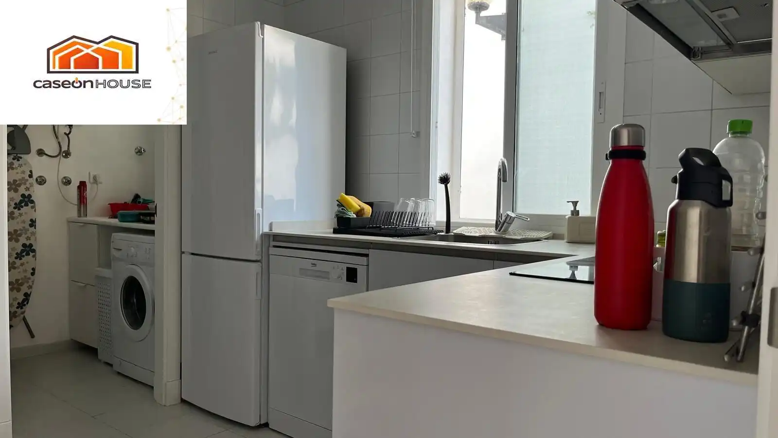 Cuina de Apartament en venda en Chiclana de la Frontera amb Piscina comunitària