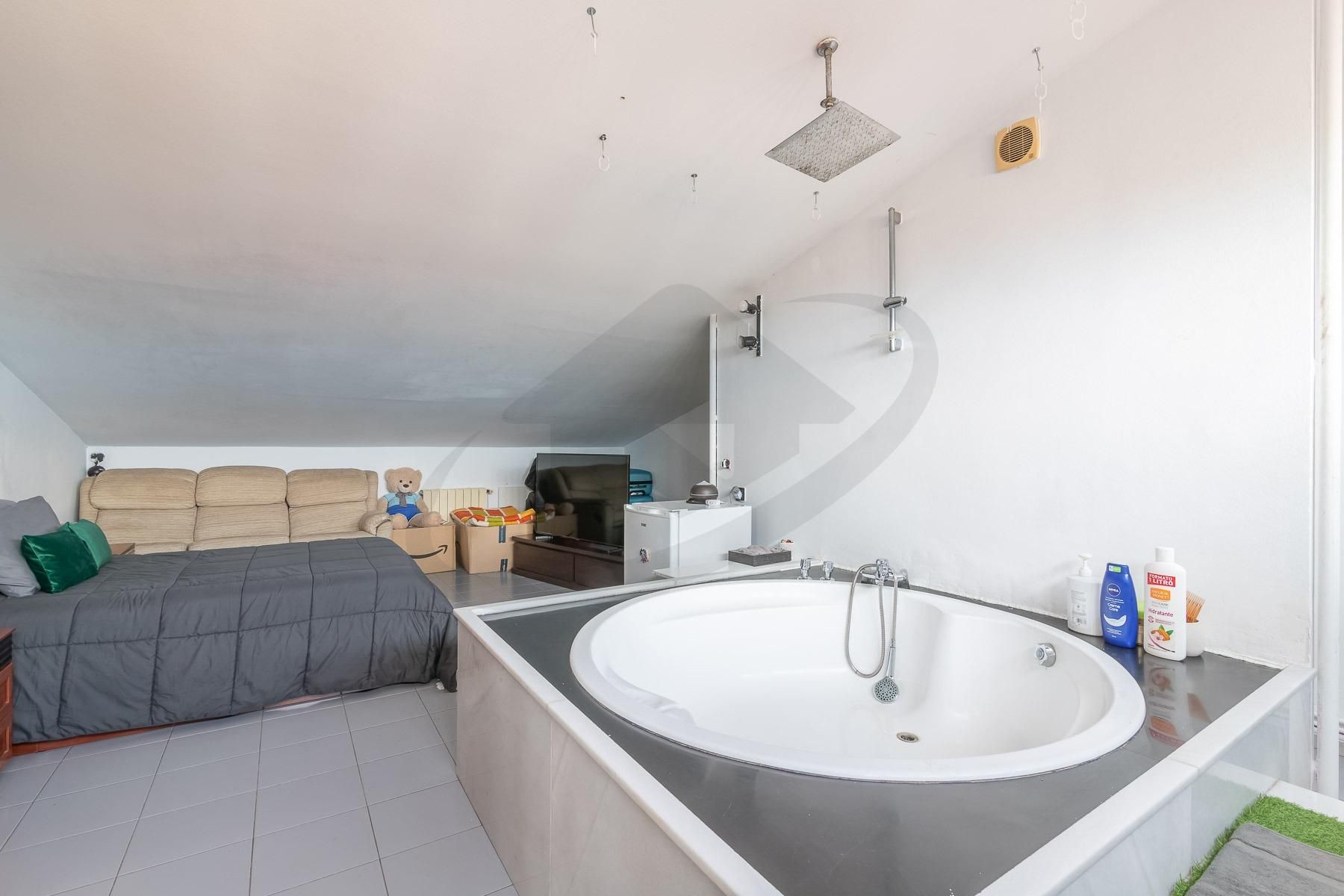 Dormitori de Dúplex en venda en Sabadell amb Balcó i Jacuzzi