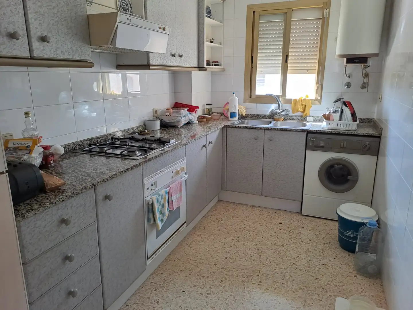 Cuina de Pis en venda en Cunit amb Terrassa, Moblat i Forn
