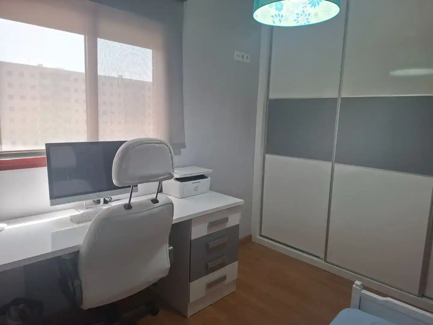 Habitación de Piso para compartir en Dos Hermanas con Aire acondicionado y Amueblado