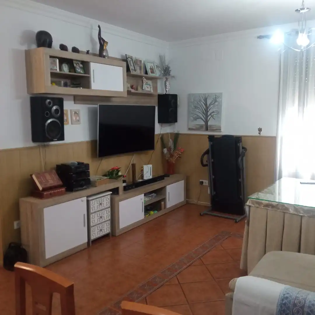 Sala d'estar de Casa o xalet en venda en Córdoba amb Aire condicionat, Terrassa i Balcó