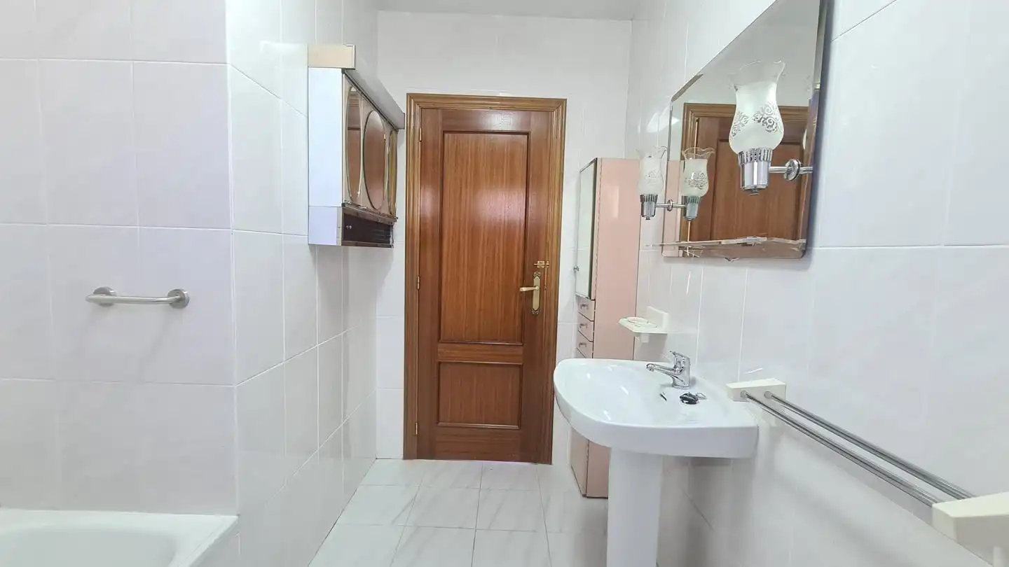Bathroom of Houses for sale in La Adrada   with Private garden