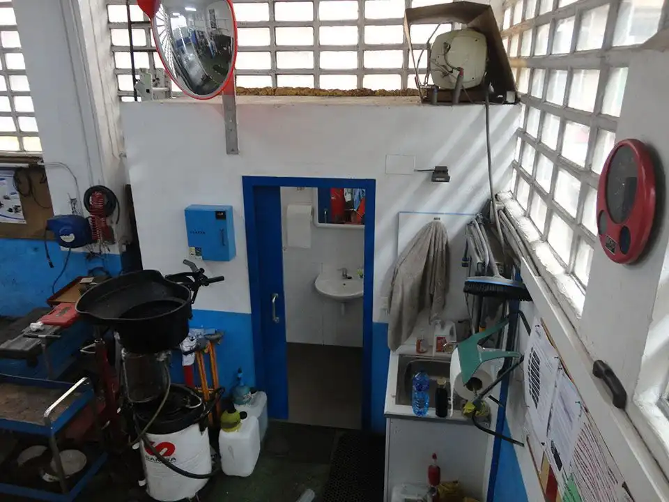 Badezimmer von Geschaftsraum zum Verkauf in Salas de los Infantes