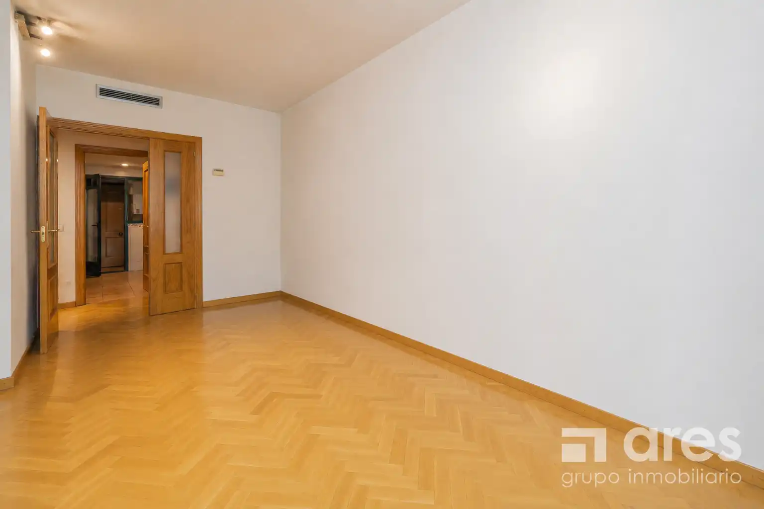 Piso en venta en Madrid con Aire acondicionado, Calefacción y Trastero