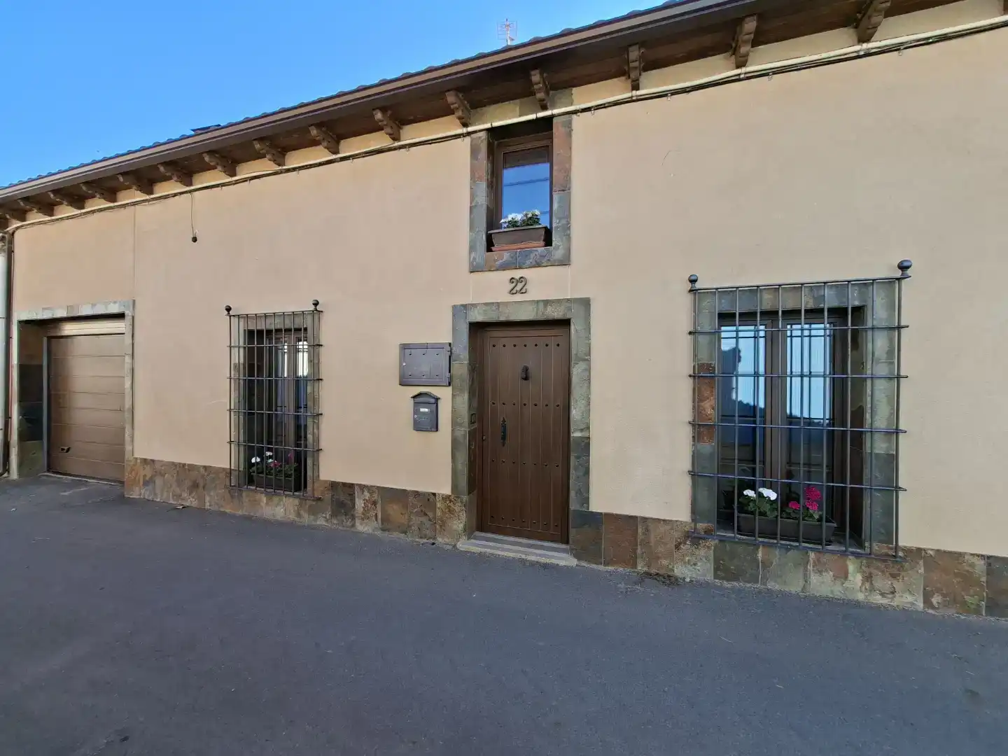 Vista exterior de Casa adosada en venda en Arabayona de Mógica, Salamanca