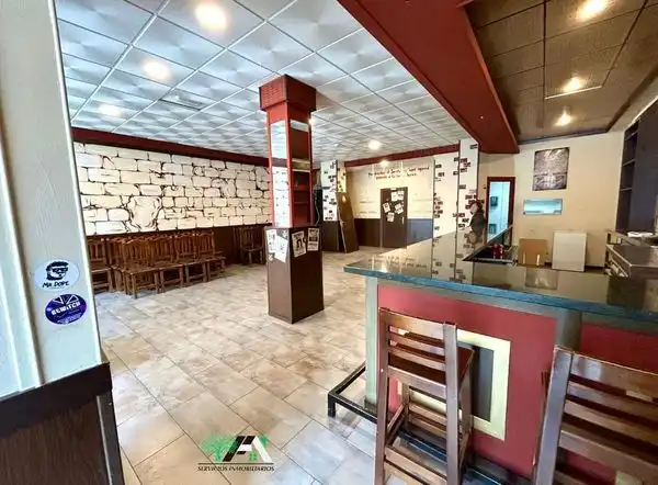 Local comercial en venda a Baeza