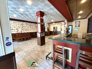 Locale commerciale in vendita a Baeza