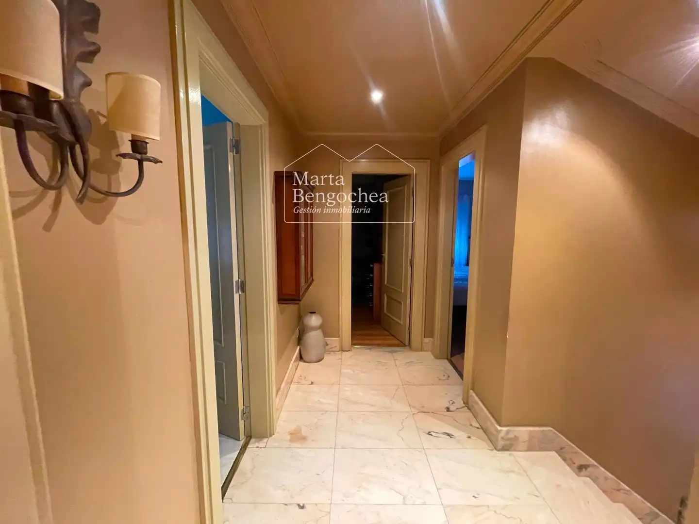 Casa adosada en venta en CALLE MENDIZABALA, Mendizorrotza - Armentia