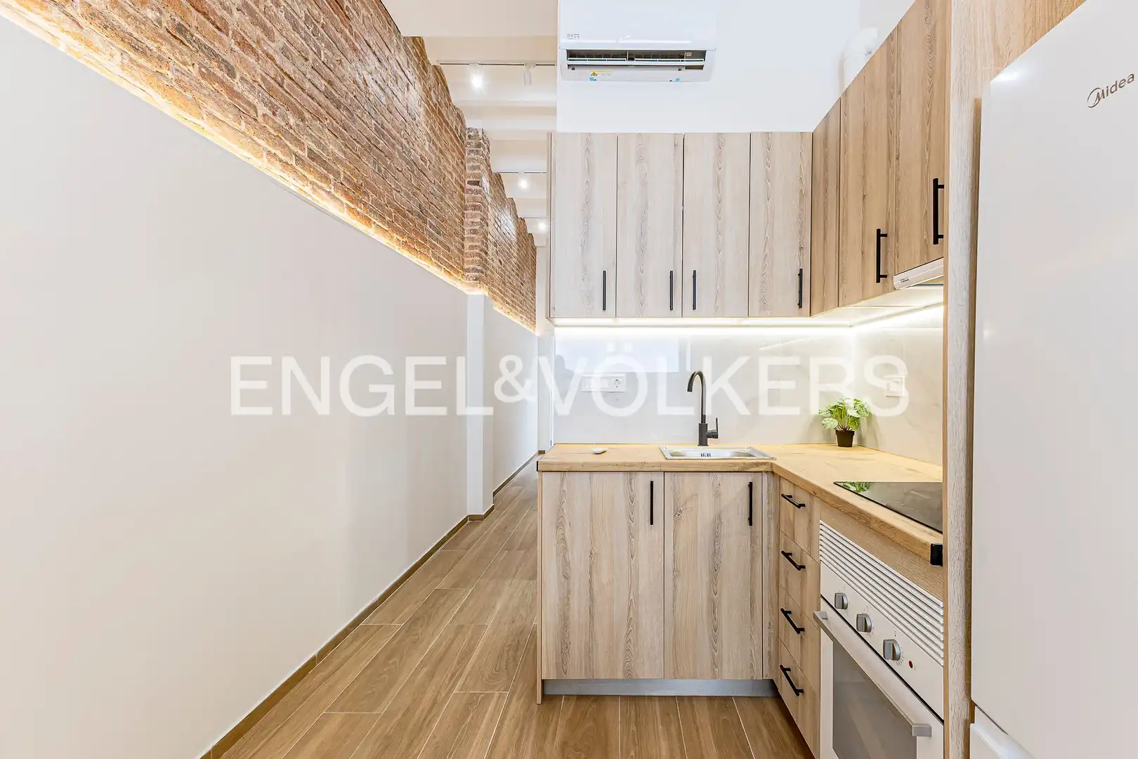 Cuina de Apartament en venda en Barcelona amb Aire condicionat i Calefacció