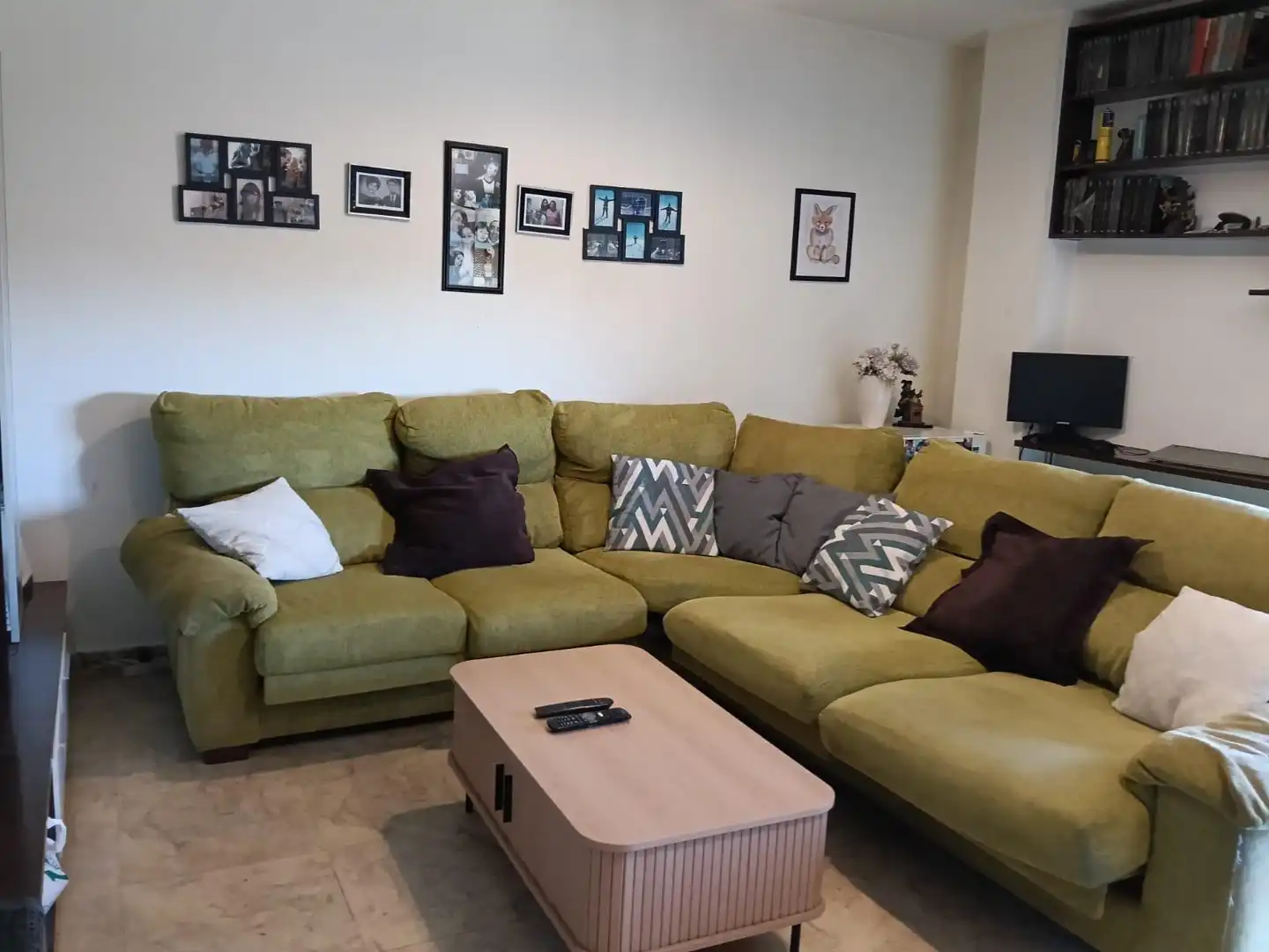 Sala de estar de Piso en venta en Cedillo del Condado con Calefacción y Balcón